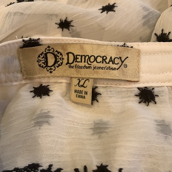 Democracy Embroidery Detailed Sheer Blouse NWOT - Picture 8 of 11